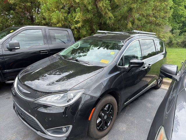 Used 2020 Chrysler Pacifica Touring-L w/ Advanced Safetytec Group FWD image 5