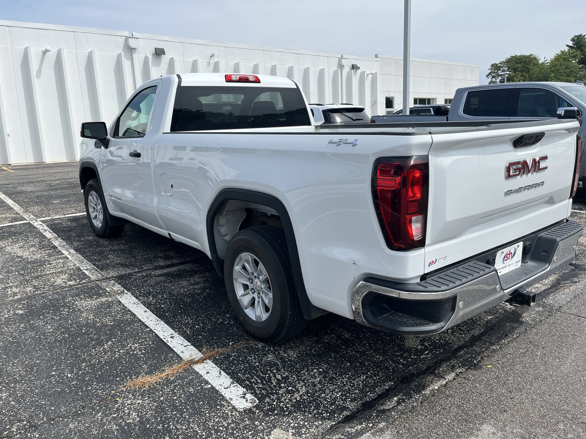 Used 2024 GMC Sierra 1500 Pro w/ Pro Value Package AWD/4WD image 15