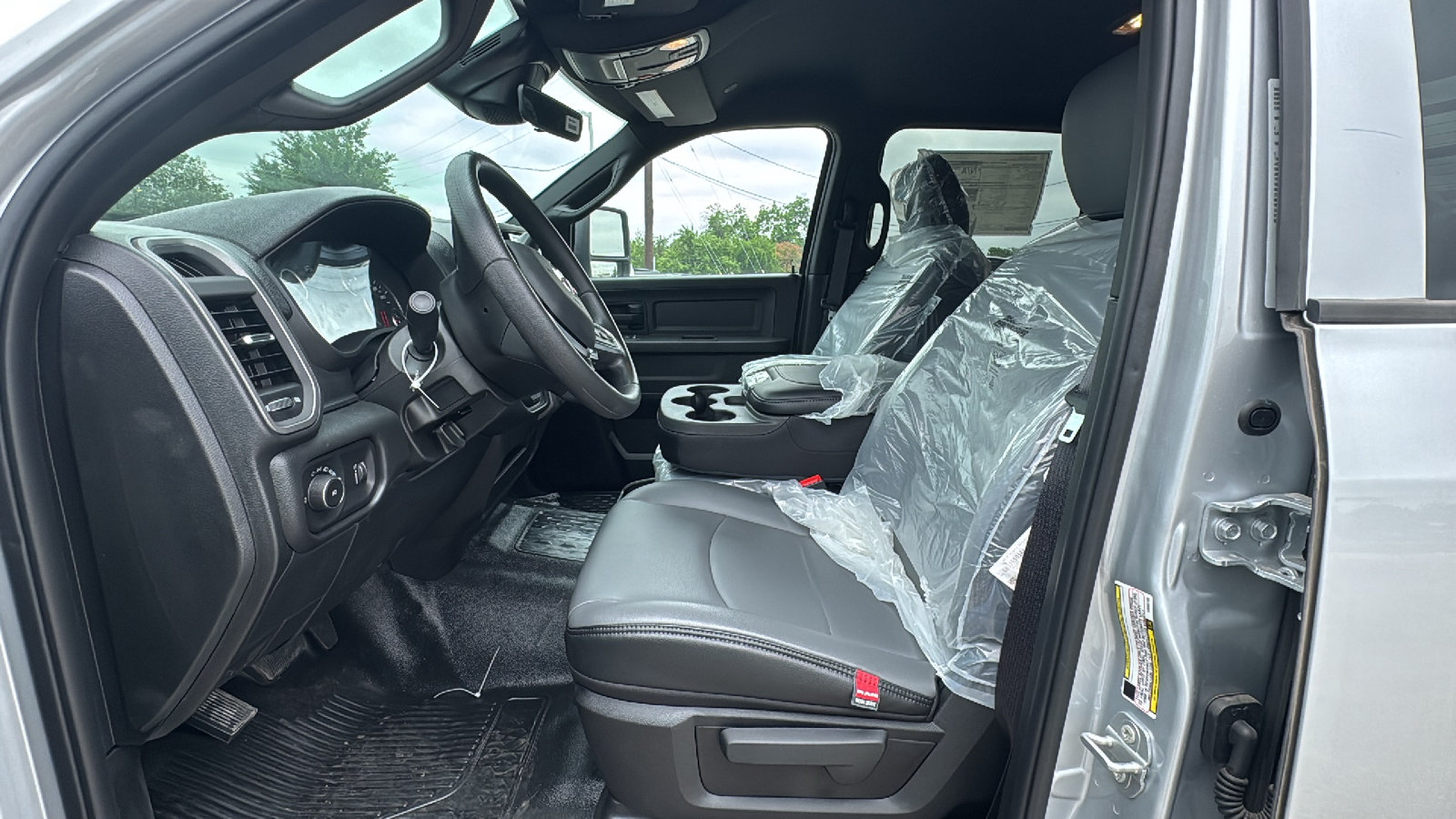 New 2026 RAM 5500 Tradesman w/ Chrome Appearance Group AWD/4WD image 9