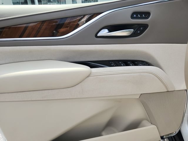 Certified 2024 Cadillac Escalade ESV Premium Luxury Platinum AWD/4WD image 12