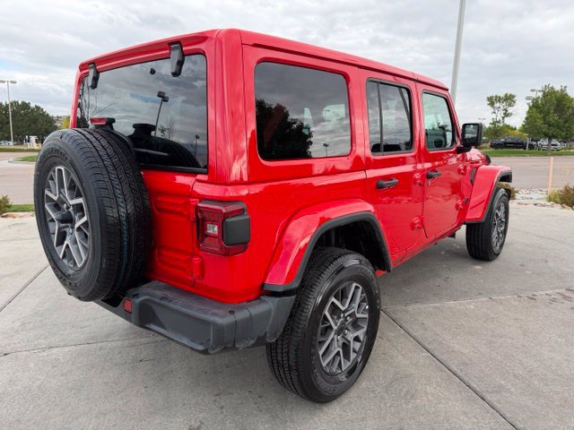 Used 2025 Jeep Wrangler Unlimited Sahara AWD/4WD image 10