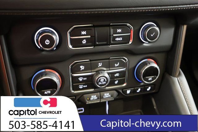 Used 2024 Chevrolet Suburban High Country w/ Advanced Technology Package image 21