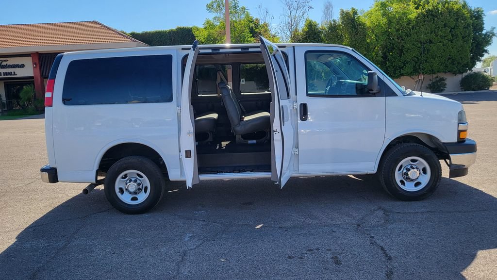 Used 2020 Chevrolet Express 2500 LT w/ LT Preferred Equipment Group RWD image 20