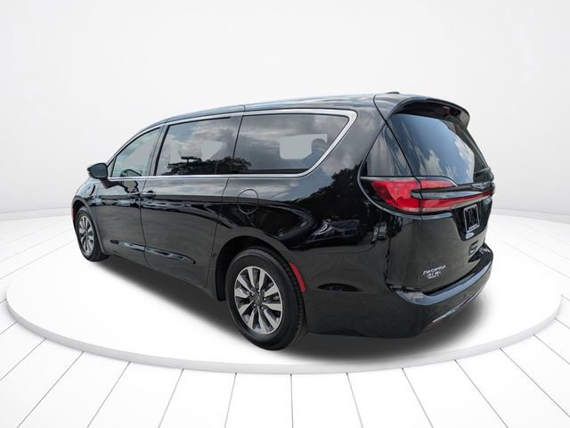 Used 2023 Chrysler Pacifica Touring-L FWD image 6