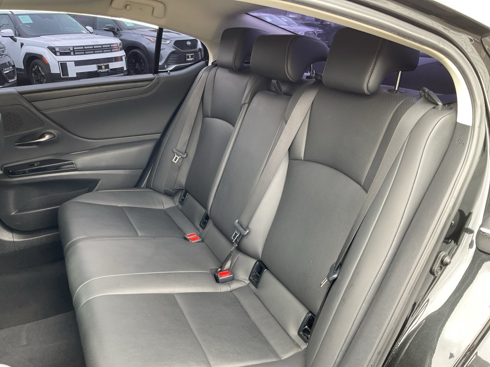 Used 2024 Lexus ES 300h w/ Premium Package FWD image 19