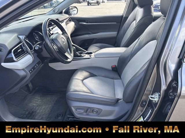 Used 2020 Toyota Camry XLE w/ Sunroof Package image 17