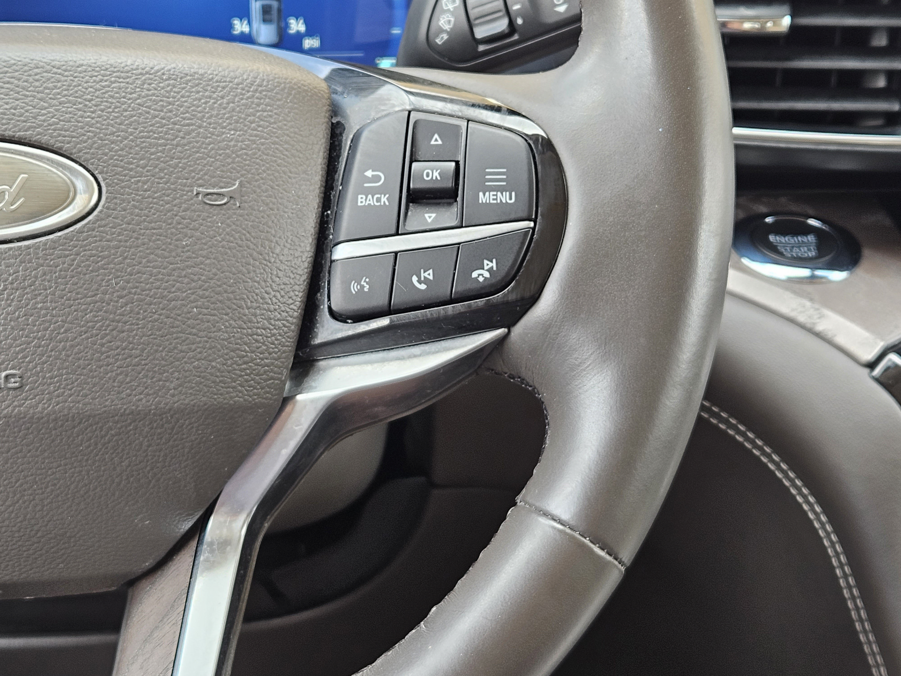 Used 2022 Ford Explorer Platinum w/ Equipment Group 601A AWD/4WD image 25