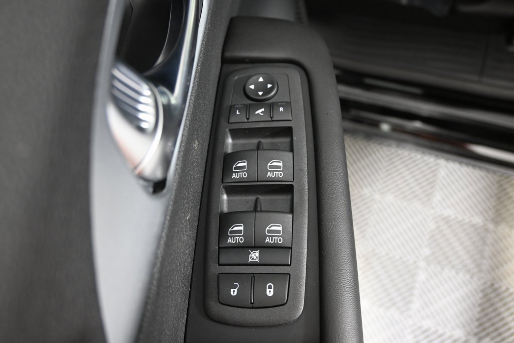 New 2026 Chrysler Pacifica Limited image 21