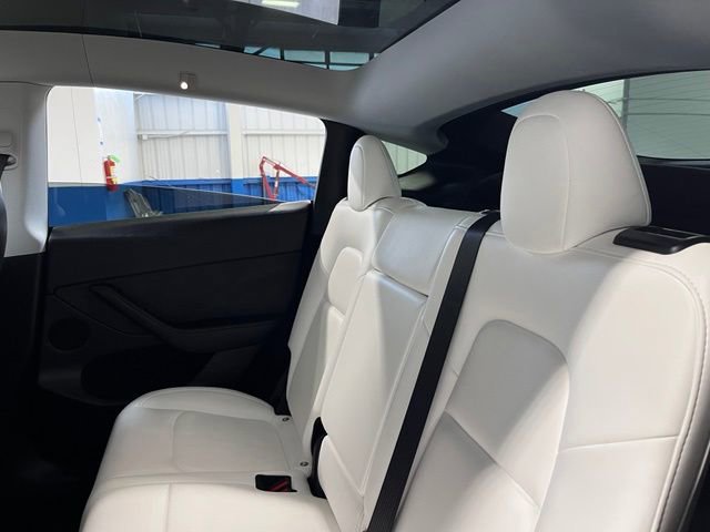 Used 2023 Tesla Model Y Performance AWD/4WD image 15