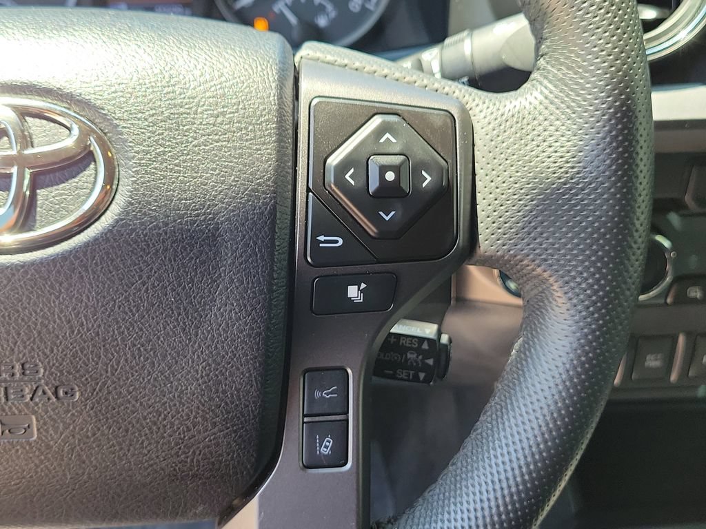 Used 2022 Toyota Tacoma TRD Off-Road w/ Technology Package AWD/4WD image 27