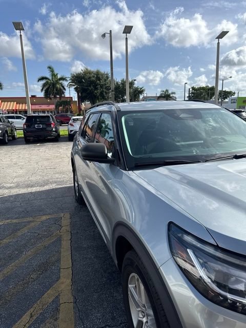 Used 2025 Ford Explorer Active RWD image 3