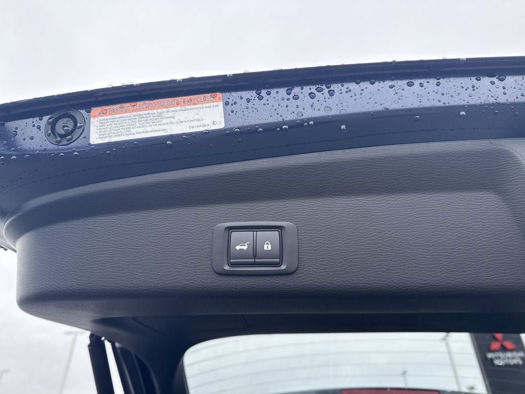 New 2025 Mitsubishi Outlander SE image 47