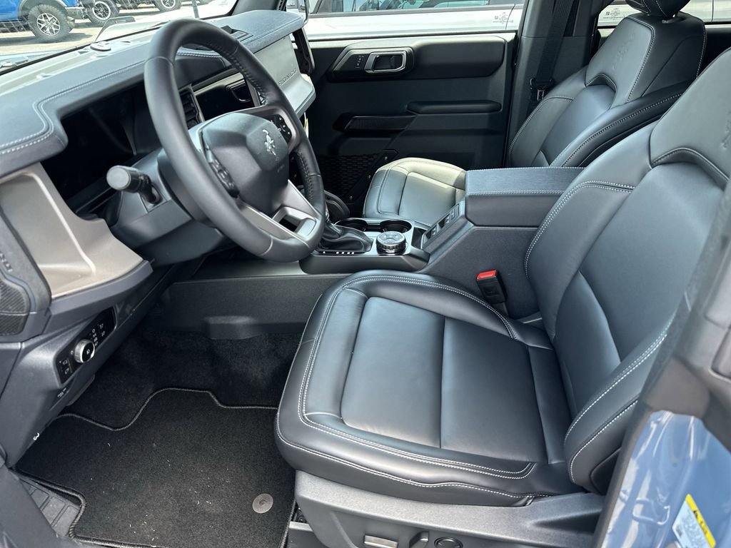 New 2025 Ford Bronco Outer Banks w/ Sasquatch Package AWD/4WD image 16