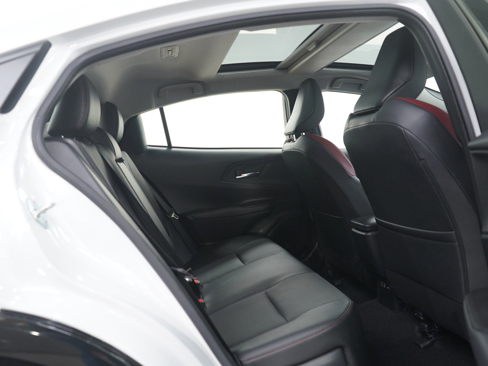 Used 2023 Toyota Prius Prime Premium image 12