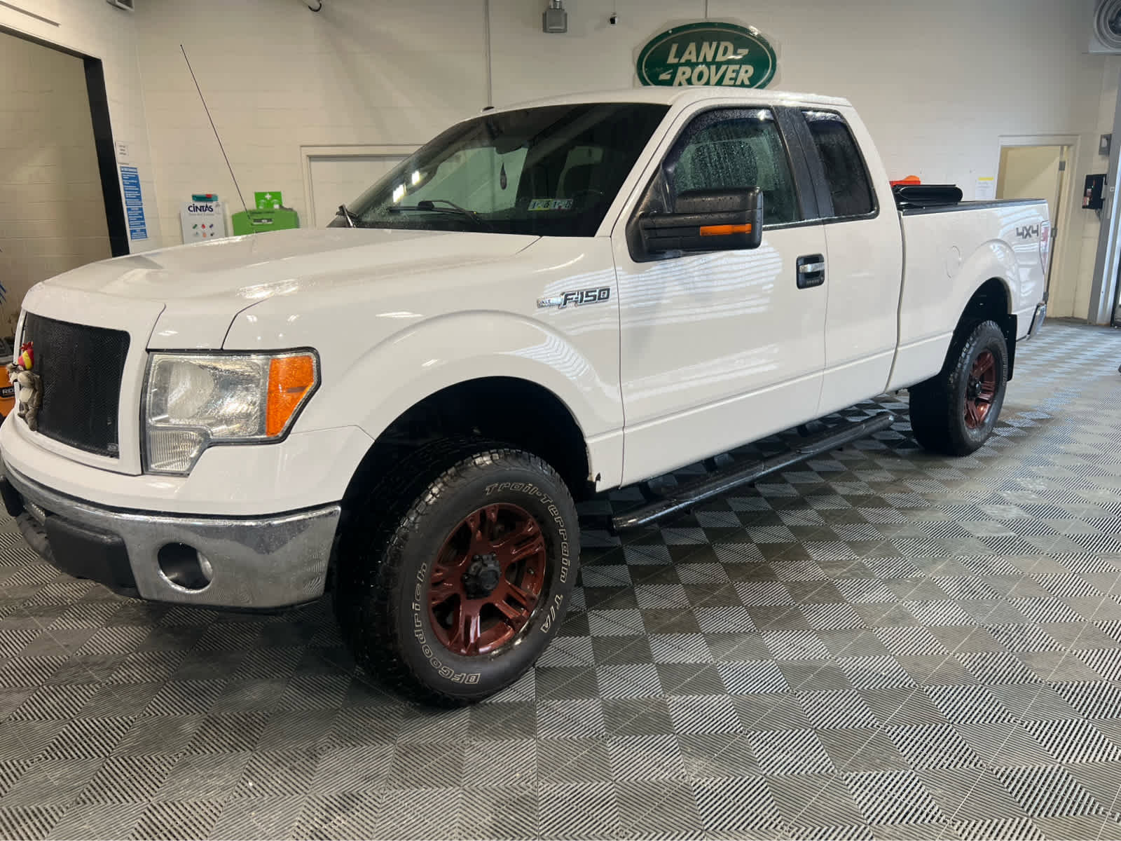 Used 2013 Ford F150 XLT w/ XLT Chrome Pkg image 2