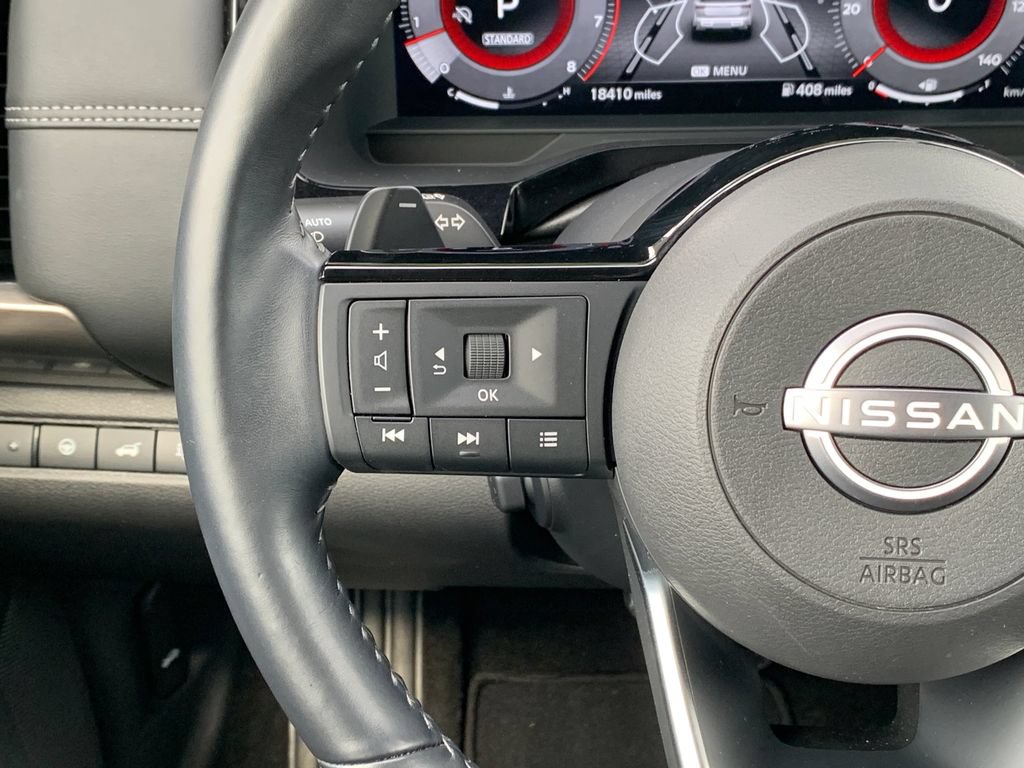 Used 2024 Nissan Pathfinder Platinum FWD image 11