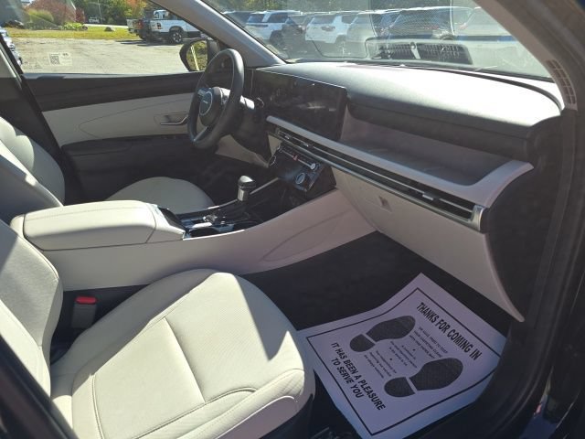 Used 2025 Hyundai Tucson SEL AWD/4WD image 19