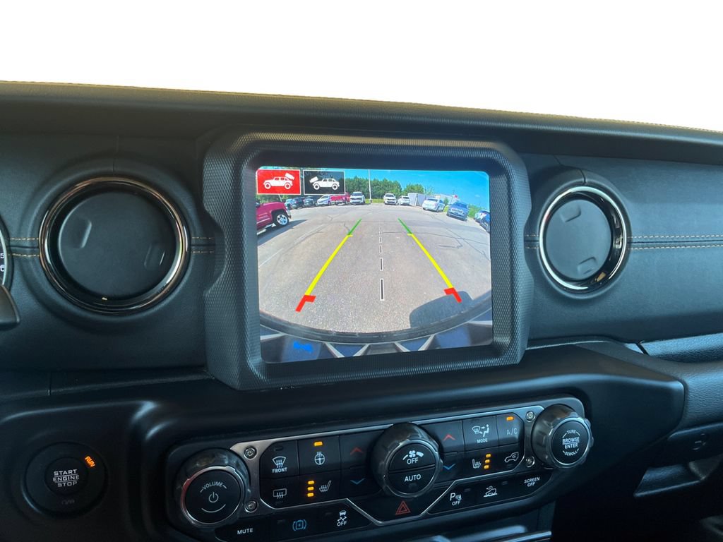 Used 2022 Jeep Wrangler Unlimited Sahara AWD/4WD image 17