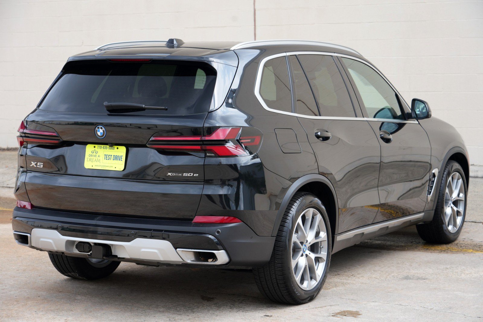 Used 2024 BMW X5 xDrive50e w/ Parking Assistance Package AWD/4WD image 59