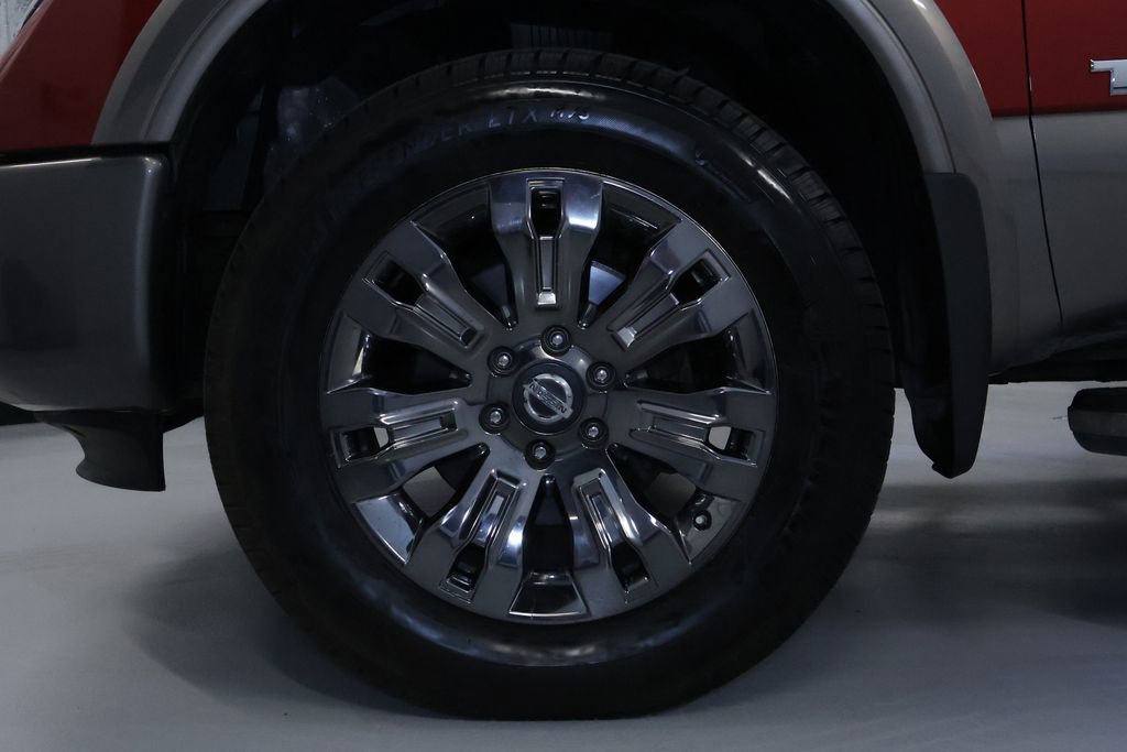 Used 2018 Nissan Titan Platinum Reserve image 33