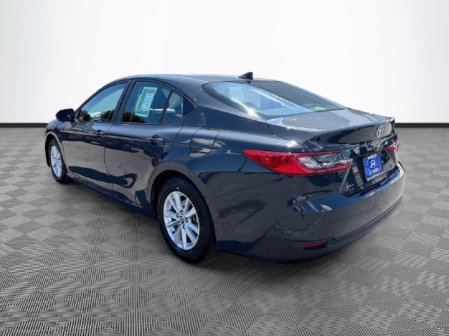 Used 2025 Toyota Camry LE FWD image 5