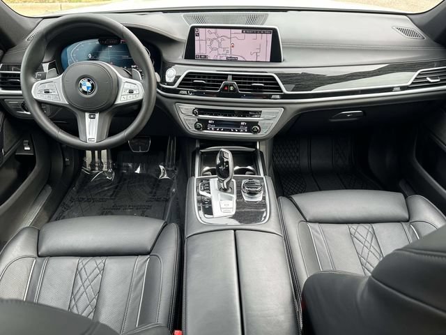 Used 2021 BMW 750i xDrive w/ Autobahn Package AWD/4WD image 22