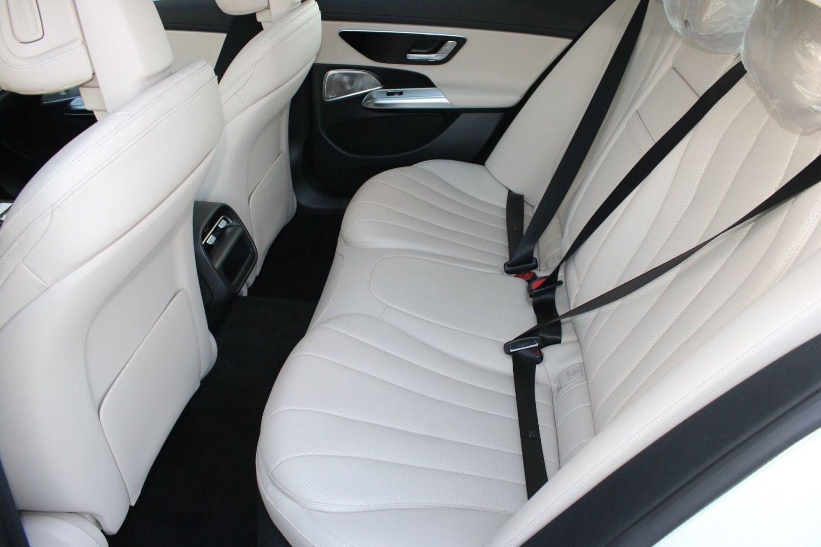 New 2026 Mercedes-Benz E 350 4MATIC Sedan image 15