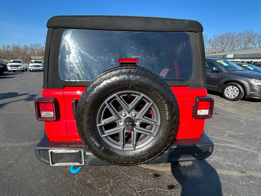 Used 2024 Jeep Wrangler Sport S image 4