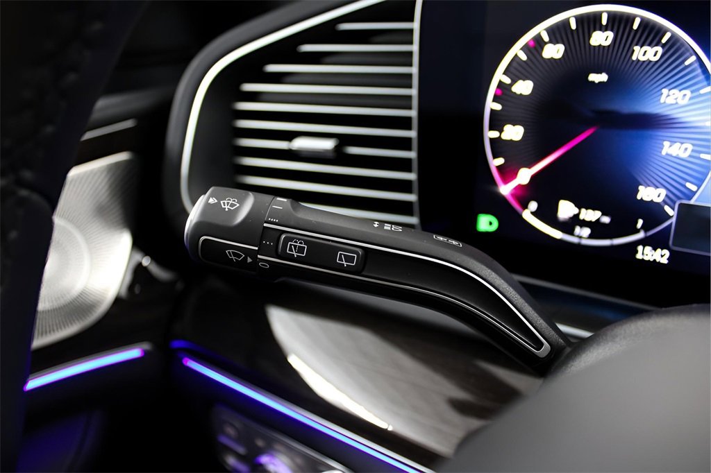 Used 2025 Mercedes-Benz GLS 450 4MATIC image 7