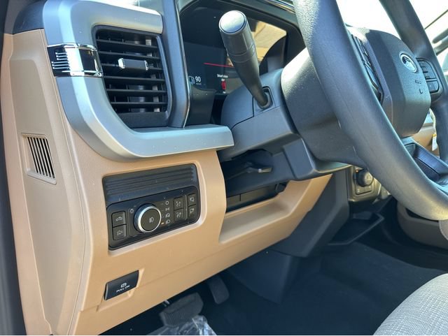 New 2026 Ford F250 XLT w/ XLT Premium Package AWD/4WD image 32