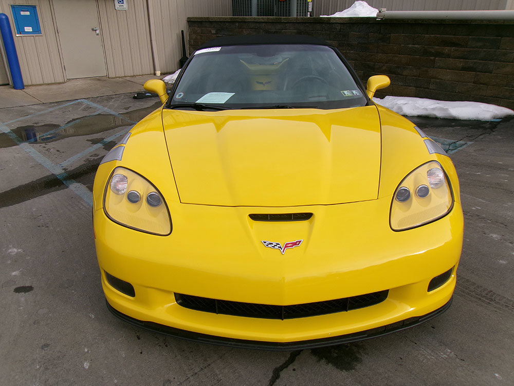 Used 2011 Chevrolet Corvette Grand Sport w/ Preferred Equipment Group RWD image 2