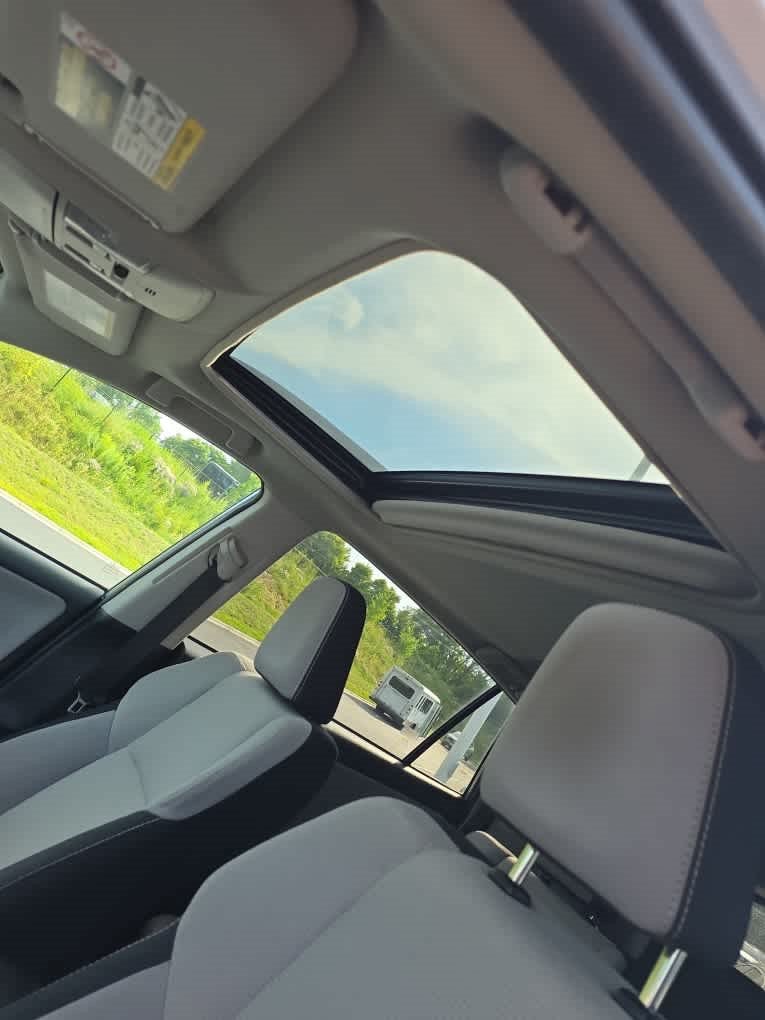 Used 2017 Toyota RAV4 XLE AWD/4WD image 8
