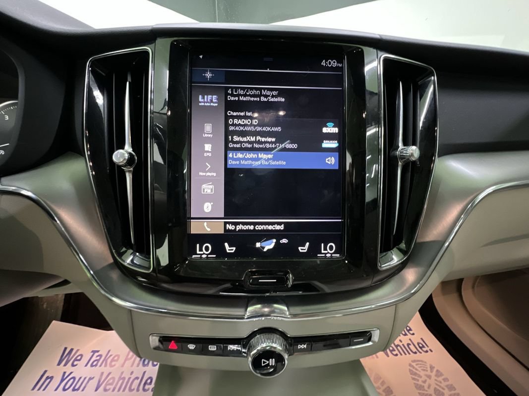Used 2018 Volvo XC60 T6 Momentum w/ Convenience Package AWD/4WD image 21