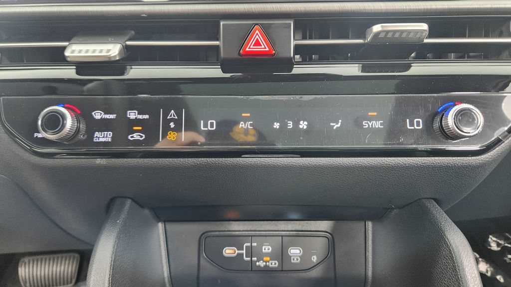 New 2026 Kia Sportage X-Line w/ X-Line Premium Package AWD/4WD image 26