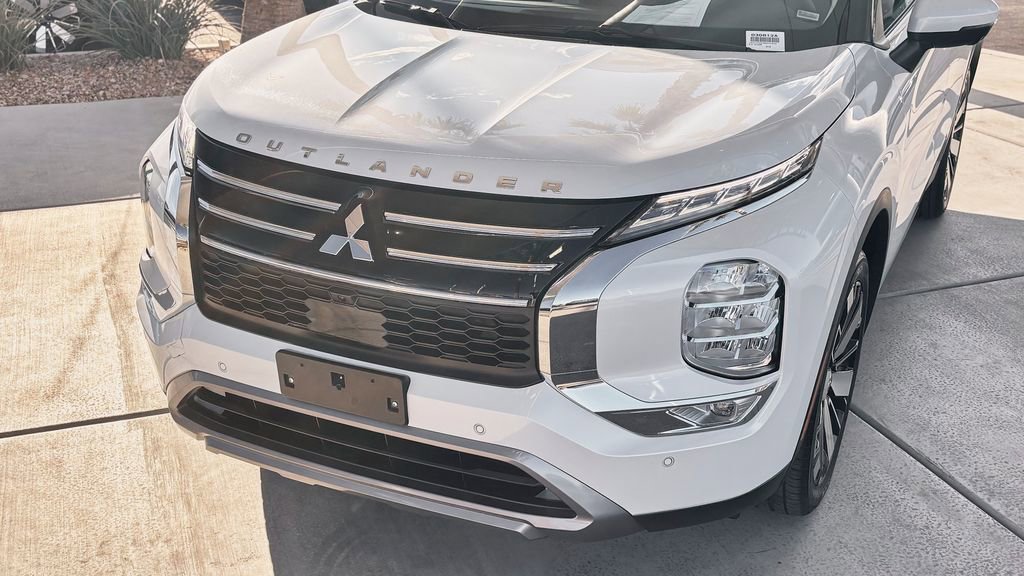 Used 2025 Mitsubishi Outlander SE FWD image 5
