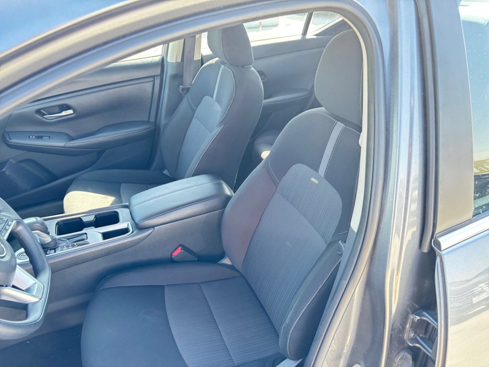 Used 2025 Nissan Sentra SV FWD image 34