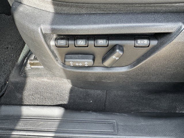 Used 2011 Land Rover LR2 HSE image 18