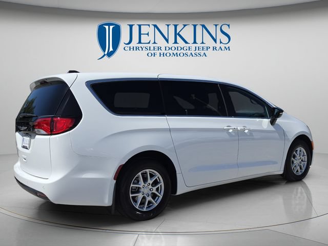 New 2026 Chrysler Voyager LX FWD image 4