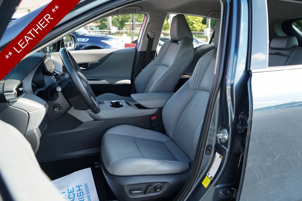 Used 2024 Toyota Venza Limited AWD/4WD image 6