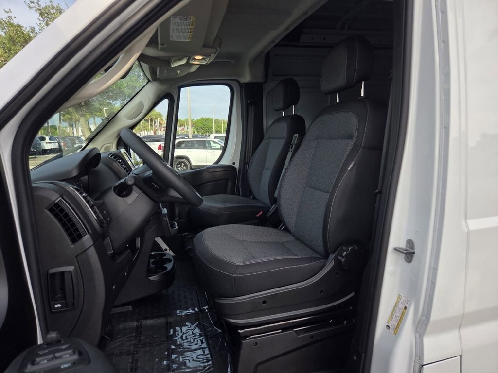 Used 2023 RAM ProMaster 2500 w/ Convenience Group FWD image 10