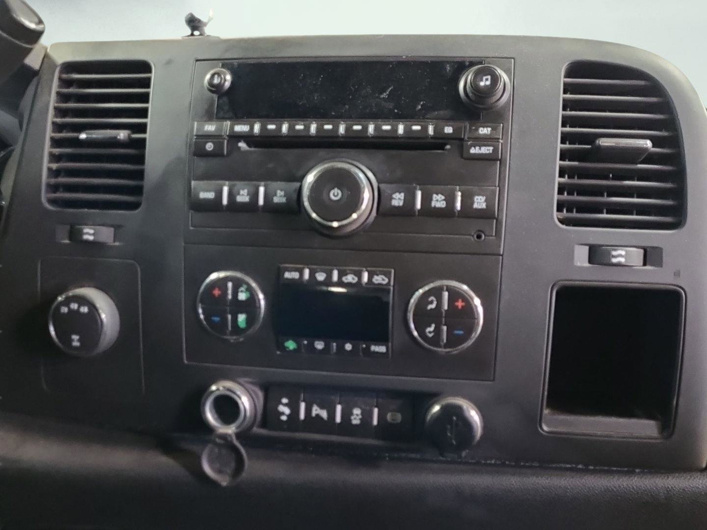 Used 2013 GMC Sierra 2500 SLE w/ SLE Preferred Package image 16