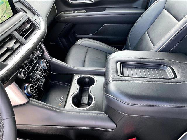 Used 2023 GMC Yukon SLT w/ SLT Premium Package image 15
