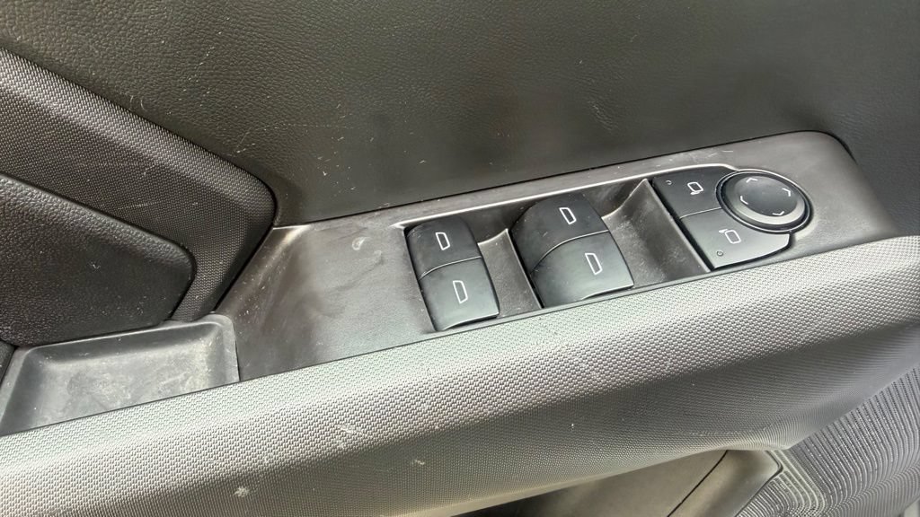 Used 2025 Chevrolet Colorado W/T AWD/4WD image 12