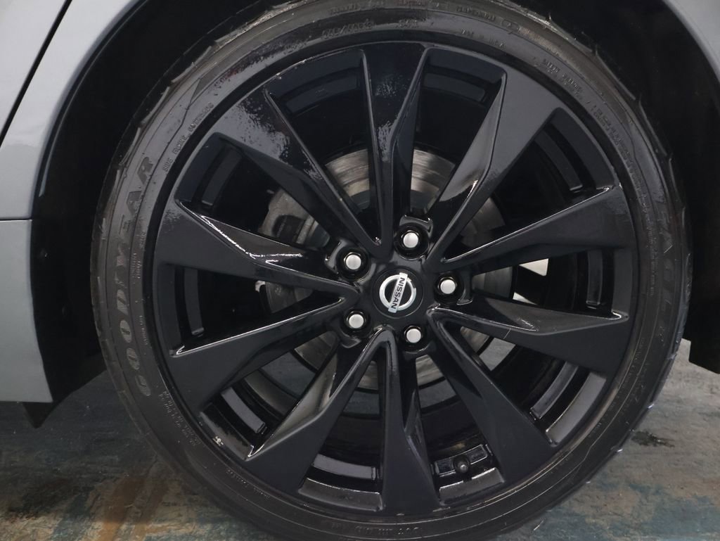 Used 2020 Nissan Maxima SR w/ Sport Mat Group FWD image 35