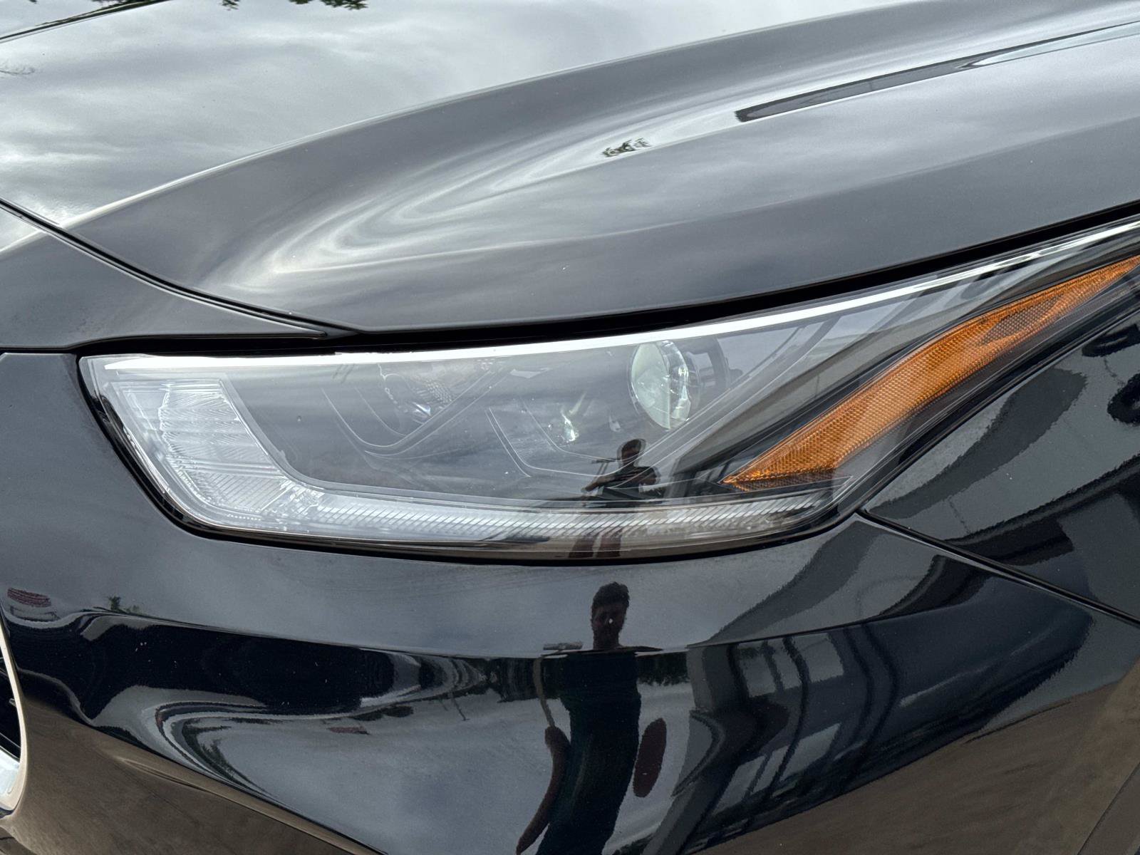 Used 2021 Toyota Highlander XLE AWD/4WD image 9