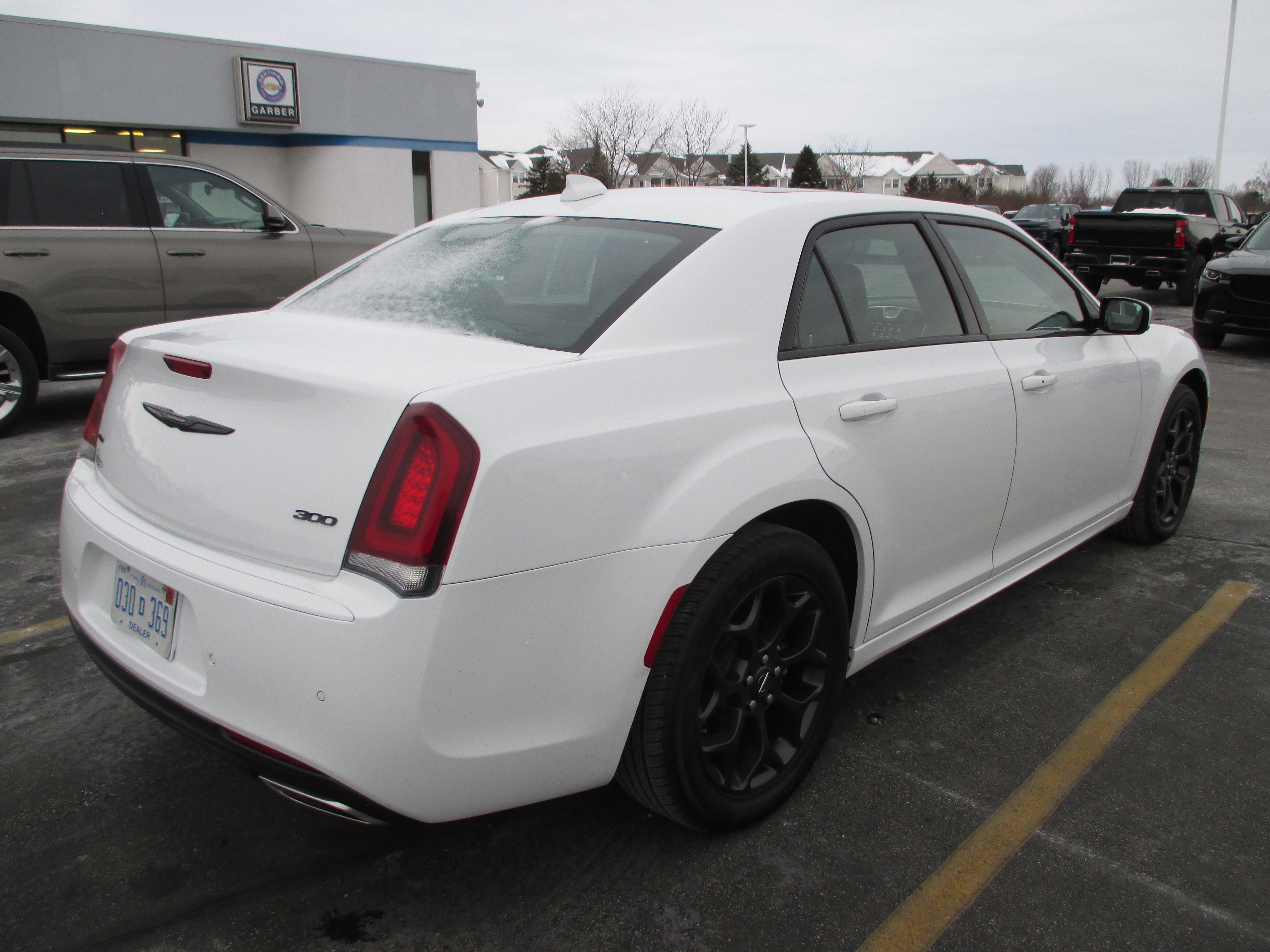 Used 2023 Chrysler 300 Touring L w/ Popular Equipment Group image 4