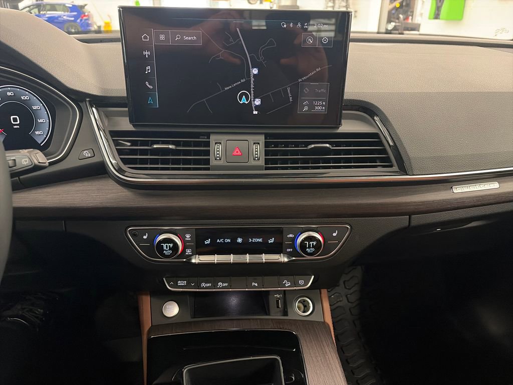 Used 2023 Audi Q5 2.0T Premium Plus w/ Premium Plus Package AWD/4WD image 18