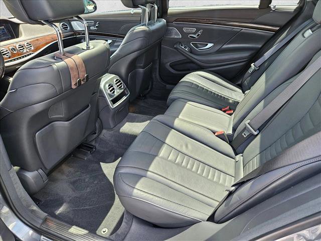Used 2018 Mercedes-Benz S 560 Sedan image 18