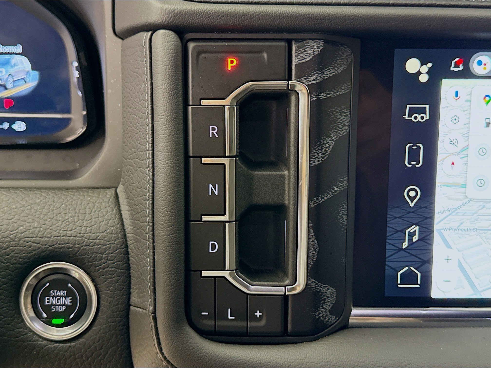 Used 2024 GMC Yukon XL Denali image 17