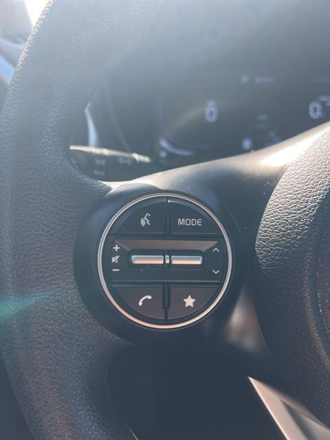 Used 2025 Kia Soul LX w/ LX Technology Package FWD image 13
